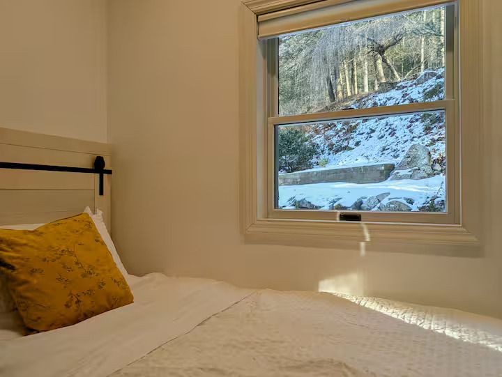 Main-level twin bedroom